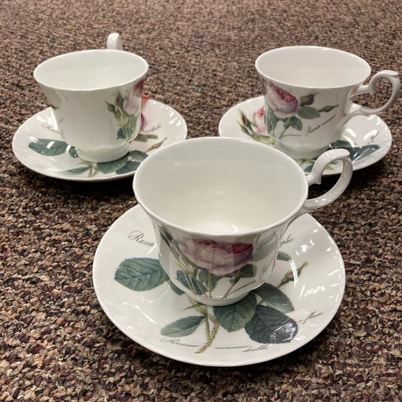 Roy Kirkham Redoute’ Roses 3 sets of Tea cup fine bone china England, 1996 - Picture 1 of 10